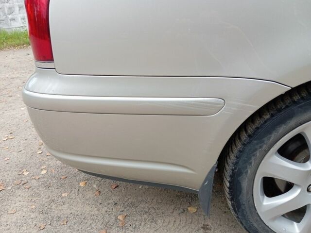 Серый Тойота Авенсис, объемом двигателя 2 л и пробегом 283 тыс. км за 6800 $, фото 3 на Automoto.ua