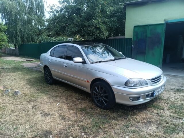 Сірий Тойота Авенсіс, об'ємом двигуна 1.8 л та пробігом 450 тис. км за 3500 $, фото 1 на Automoto.ua