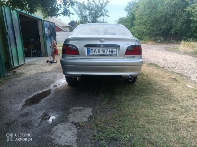 Сірий Тойота Авенсіс, об'ємом двигуна 1.8 л та пробігом 450 тис. км за 3500 $, фото 3 на Automoto.ua