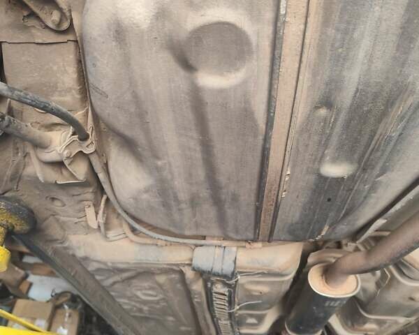 Серый Тойота Авенсис, объемом двигателя 1.76 л и пробегом 350 тыс. км за 3499 $, фото 15 на Automoto.ua