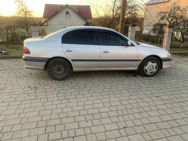 Серый Тойота Авенсис, объемом двигателя 1.6 л и пробегом 400 тыс. км за 3000 $, фото 3 на Automoto.ua