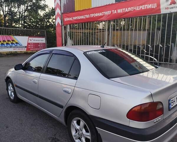 Серый Тойота Авенсис, объемом двигателя 1.76 л и пробегом 350 тыс. км за 3499 $, фото 7 на Automoto.ua