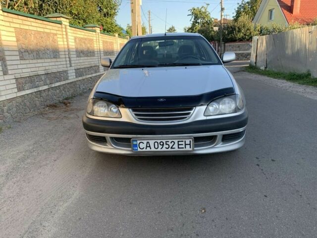 Серый Тойота Авенсис, объемом двигателя 1.8 л и пробегом 217 тыс. км за 3800 $, фото 2 на Automoto.ua