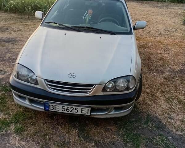 Серый Тойота Авенсис, объемом двигателя 1.76 л и пробегом 432 тыс. км за 3000 $, фото 5 на Automoto.ua