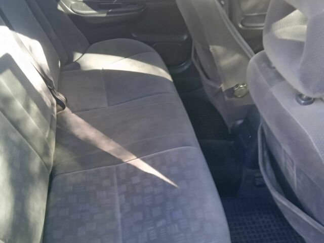 Сірий Тойота Авенсіс, об'ємом двигуна 1.8 л та пробігом 250 тис. км за 4100 $, фото 5 на Automoto.ua