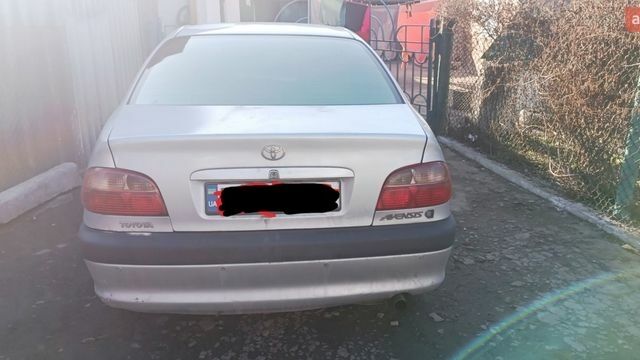 Серый Тойота Авенсис, объемом двигателя 1.8 л и пробегом 263 тыс. км за 2500 $, фото 5 на Automoto.ua