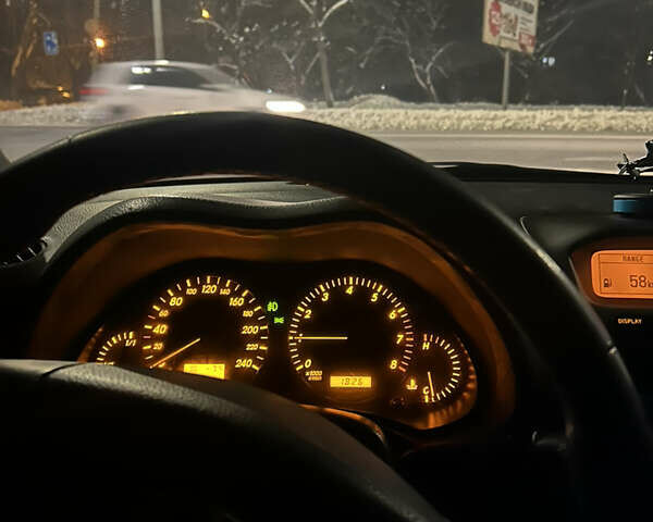 Серый Тойота Авенсис, объемом двигателя 2 л и пробегом 158 тыс. км за 5600 $, фото 14 на Automoto.ua