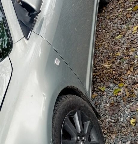 Серый Тойота Авенсис, объемом двигателя 2 л и пробегом 111 тыс. км за 4713 $, фото 2 на Automoto.ua