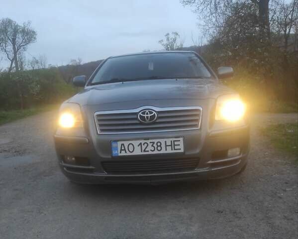 Серый Тойота Авенсис, объемом двигателя 2 л и пробегом 271 тыс. км за 4850 $, фото 6 на Automoto.ua