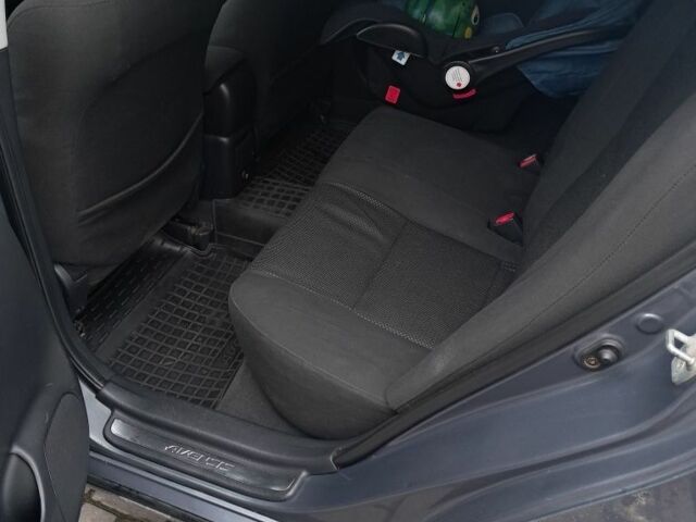 Сірий Тойота Авенсіс, об'ємом двигуна 2 л та пробігом 286 тис. км за 4900 $, фото 6 на Automoto.ua