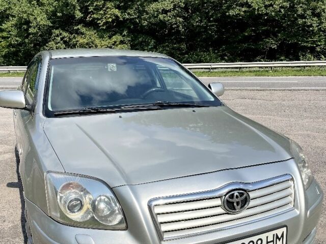 Серый Тойота Авенсис, объемом двигателя 1.8 л и пробегом 235 тыс. км за 5180 $, фото 1 на Automoto.ua