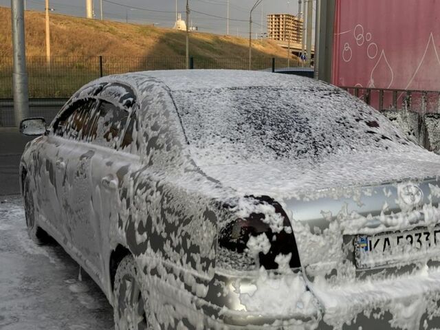 Серый Тойота Авенсис, объемом двигателя 1.8 л и пробегом 308 тыс. км за 4400 $, фото 12 на Automoto.ua
