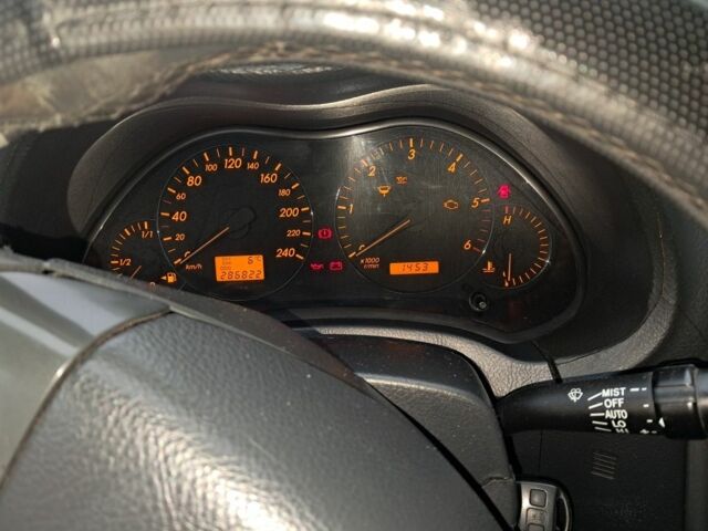 Сірий Тойота Авенсіс, об'ємом двигуна 2 л та пробігом 286 тис. км за 4900 $, фото 4 на Automoto.ua