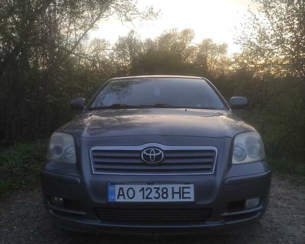 Серый Тойота Авенсис, объемом двигателя 2 л и пробегом 271 тыс. км за 4850 $, фото 4 на Automoto.ua