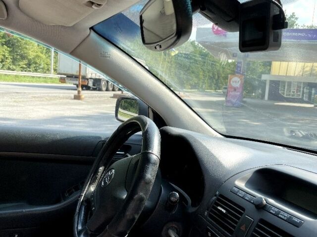 Серый Тойота Авенсис, объемом двигателя 1.8 л и пробегом 235 тыс. км за 5180 $, фото 5 на Automoto.ua