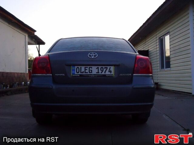 Серый Тойота Авенсис, объемом двигателя 1.6 л и пробегом 312 тыс. км за 5000 $, фото 2 на Automoto.ua