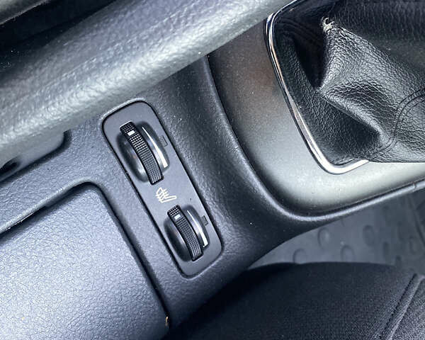 Серый Тойота Авенсис, объемом двигателя 1.8 л и пробегом 210 тыс. км за 5500 $, фото 23 на Automoto.ua