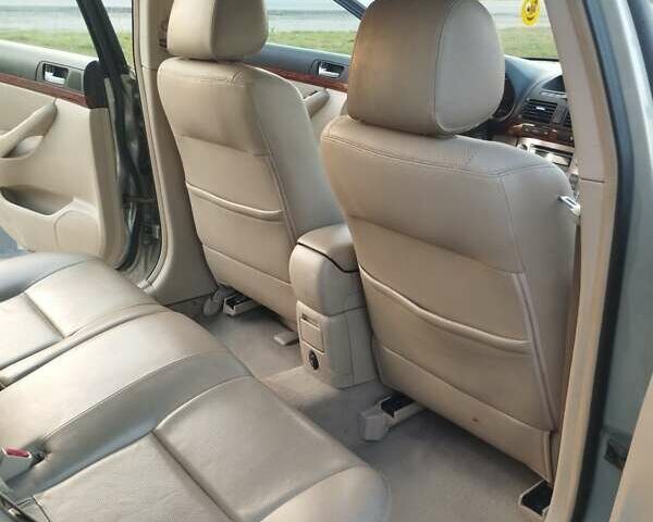 Серый Тойота Авенсис, объемом двигателя 2 л и пробегом 340 тыс. км за 5800 $, фото 6 на Automoto.ua