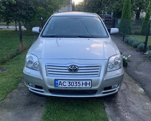 Серый Тойота Авенсис, объемом двигателя 2 л и пробегом 298 тыс. км за 5300 $, фото 2 на Automoto.ua