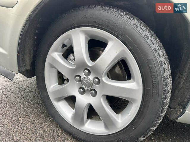 Серый Тойота Авенсис, объемом двигателя 2 л и пробегом 250 тыс. км за 4650 $, фото 35 на Automoto.ua