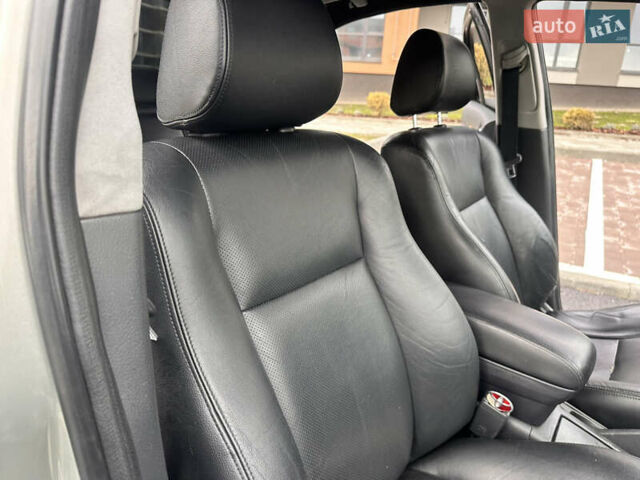 Серый Тойота Авенсис, объемом двигателя 2 л и пробегом 250 тыс. км за 4650 $, фото 42 на Automoto.ua