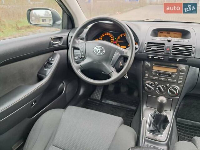 Серый Тойота Авенсис, объемом двигателя 1.8 л и пробегом 230 тыс. км за 5200 $, фото 55 на Automoto.ua