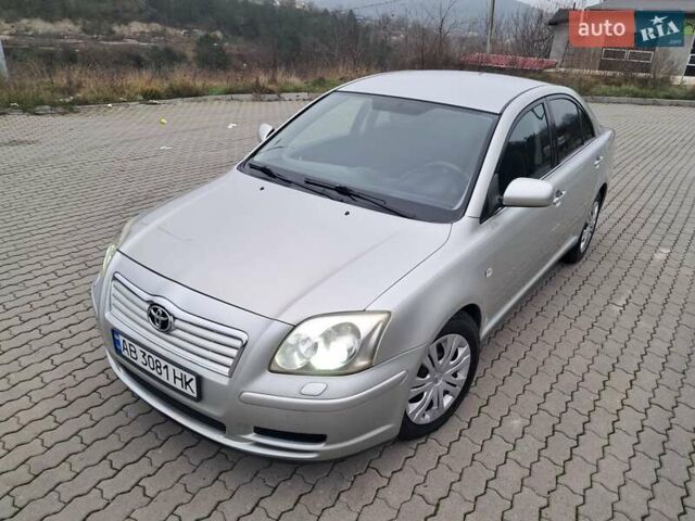 Серый Тойота Авенсис, объемом двигателя 1.8 л и пробегом 230 тыс. км за 5200 $, фото 2 на Automoto.ua
