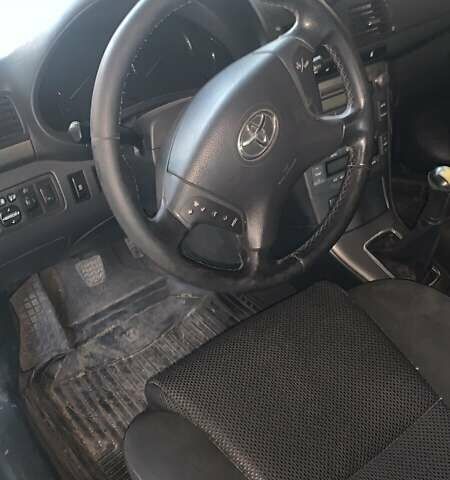 Серый Тойота Авенсис, объемом двигателя 2 л и пробегом 180 тыс. км за 3750 $, фото 4 на Automoto.ua