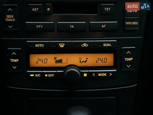 Сірий Тойота Авенсіс, об'ємом двигуна 1.79 л та пробігом 280 тис. км за 4600 $, фото 30 на Automoto.ua