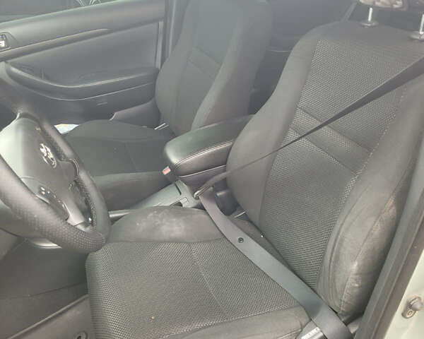 Сірий Тойота Авенсіс, об'ємом двигуна 1.8 л та пробігом 200 тис. км за 3500 $, фото 11 на Automoto.ua