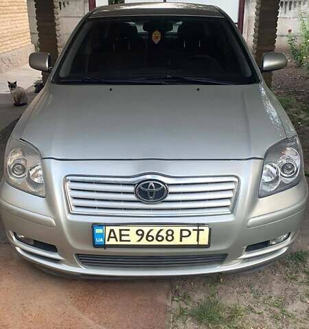 Серый Тойота Авенсис, объемом двигателя 2 л и пробегом 180 тыс. км за 3750 $, фото 2 на Automoto.ua