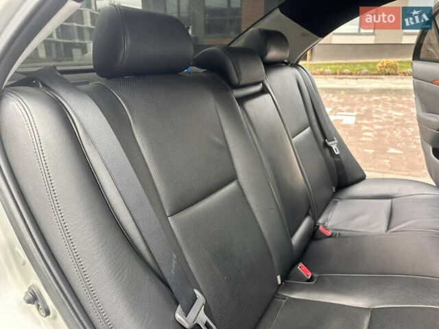 Серый Тойота Авенсис, объемом двигателя 2 л и пробегом 250 тыс. км за 4650 $, фото 60 на Automoto.ua