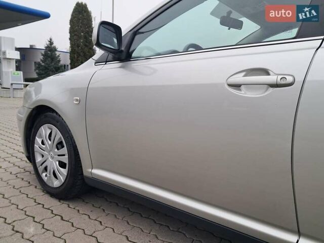 Серый Тойота Авенсис, объемом двигателя 1.8 л и пробегом 230 тыс. км за 5200 $, фото 30 на Automoto.ua