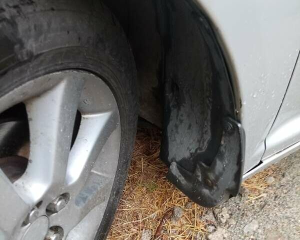 Сірий Тойота Авенсіс, об'ємом двигуна 1.79 л та пробігом 380 тис. км за 5000 $, фото 8 на Automoto.ua