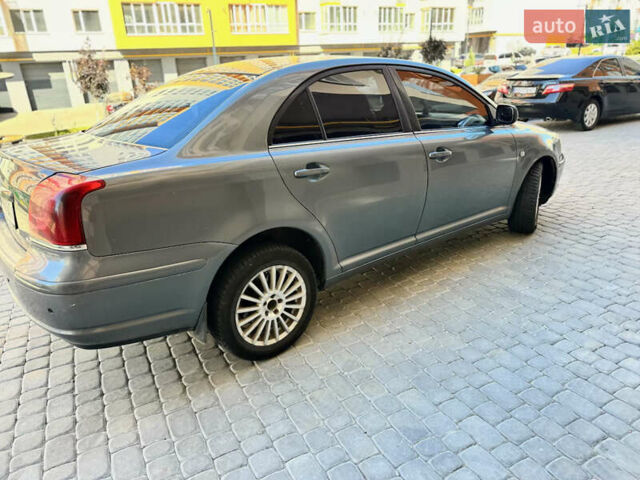 Серый Тойота Авенсис, объемом двигателя 2 л и пробегом 260 тыс. км за 5200 $, фото 5 на Automoto.ua