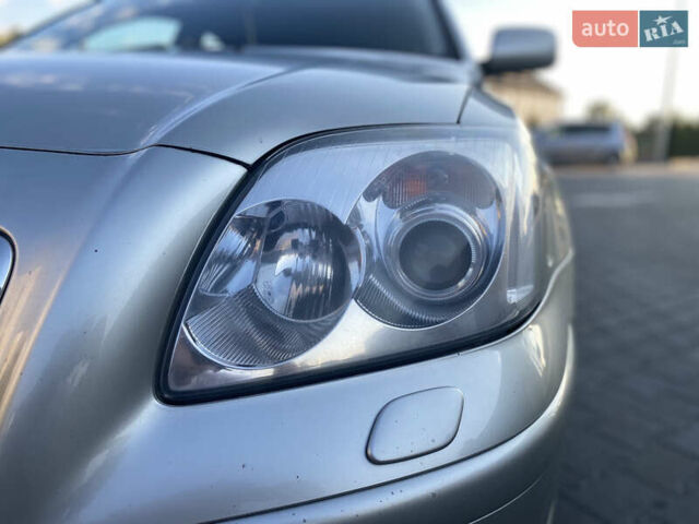 Серый Тойота Авенсис, объемом двигателя 1.8 л и пробегом 210 тыс. км за 5500 $, фото 9 на Automoto.ua