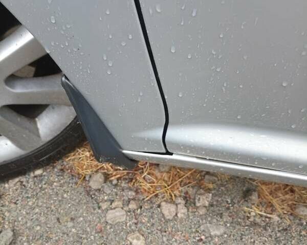 Сірий Тойота Авенсіс, об'ємом двигуна 1.79 л та пробігом 380 тис. км за 5000 $, фото 19 на Automoto.ua