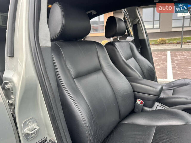 Серый Тойота Авенсис, объемом двигателя 2 л и пробегом 250 тыс. км за 4650 $, фото 44 на Automoto.ua