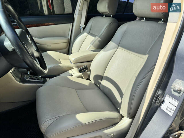 Серый Тойота Авенсис, объемом двигателя 2 л и пробегом 260 тыс. км за 4999 $, фото 8 на Automoto.ua