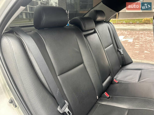 Серый Тойота Авенсис, объемом двигателя 2 л и пробегом 250 тыс. км за 4650 $, фото 61 на Automoto.ua