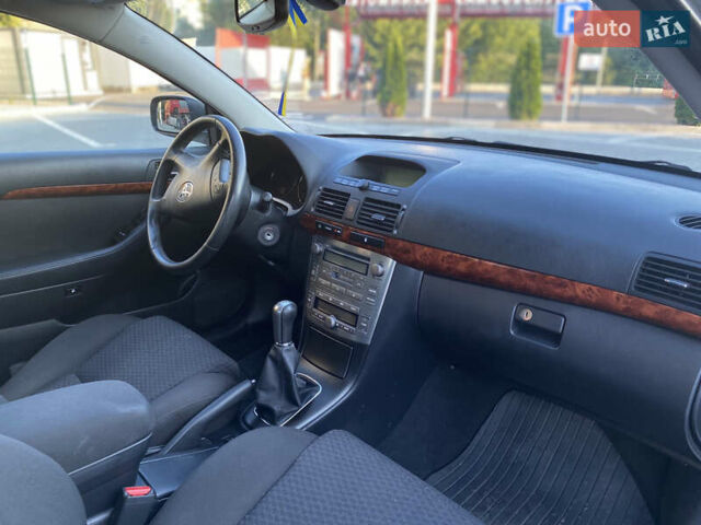 Серый Тойота Авенсис, объемом двигателя 1.8 л и пробегом 210 тыс. км за 5500 $, фото 20 на Automoto.ua
