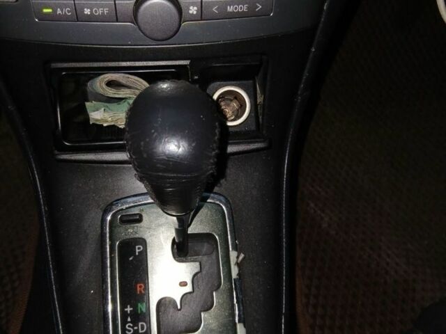 Серый Тойота Авенсис, объемом двигателя 1.8 л и пробегом 270 тыс. км за 4800 $, фото 4 на Automoto.ua