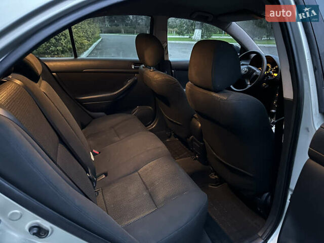 Сірий Тойота Авенсіс, об'ємом двигуна 1.79 л та пробігом 280 тис. км за 4600 $, фото 23 на Automoto.ua