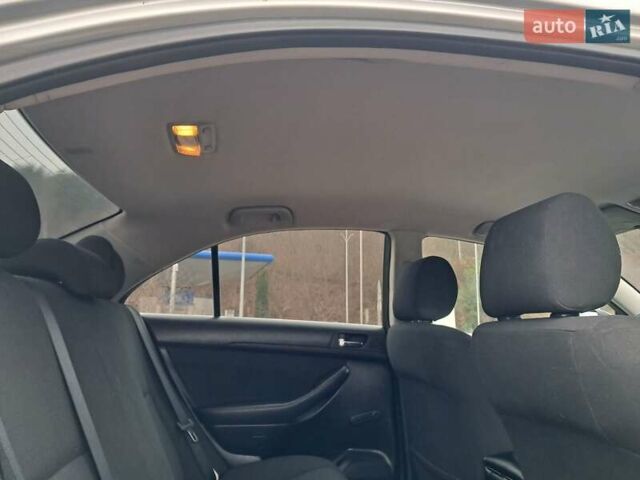 Серый Тойота Авенсис, объемом двигателя 1.8 л и пробегом 230 тыс. км за 5200 $, фото 45 на Automoto.ua