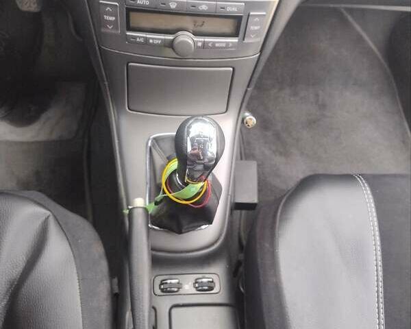 Серый Тойота Авенсис, объемом двигателя 1.79 л и пробегом 298 тыс. км за 5100 $, фото 29 на Automoto.ua