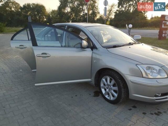 Серый Тойота Авенсис, объемом двигателя 2 л и пробегом 340 тыс. км за 5800 $, фото 3 на Automoto.ua