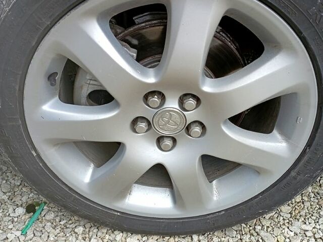 Серый Тойота Авенсис, объемом двигателя 2 л и пробегом 250 тыс. км за 4100 $, фото 9 на Automoto.ua