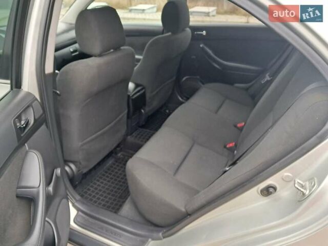 Серый Тойота Авенсис, объемом двигателя 1.8 л и пробегом 230 тыс. км за 5200 $, фото 46 на Automoto.ua