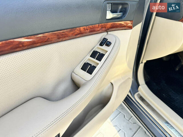 Серый Тойота Авенсис, объемом двигателя 2 л и пробегом 260 тыс. км за 4999 $, фото 14 на Automoto.ua