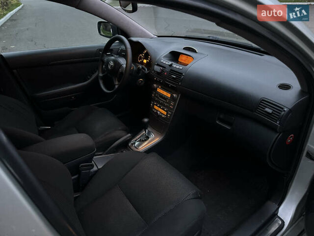 Сірий Тойота Авенсіс, об'ємом двигуна 1.79 л та пробігом 280 тис. км за 4600 $, фото 20 на Automoto.ua